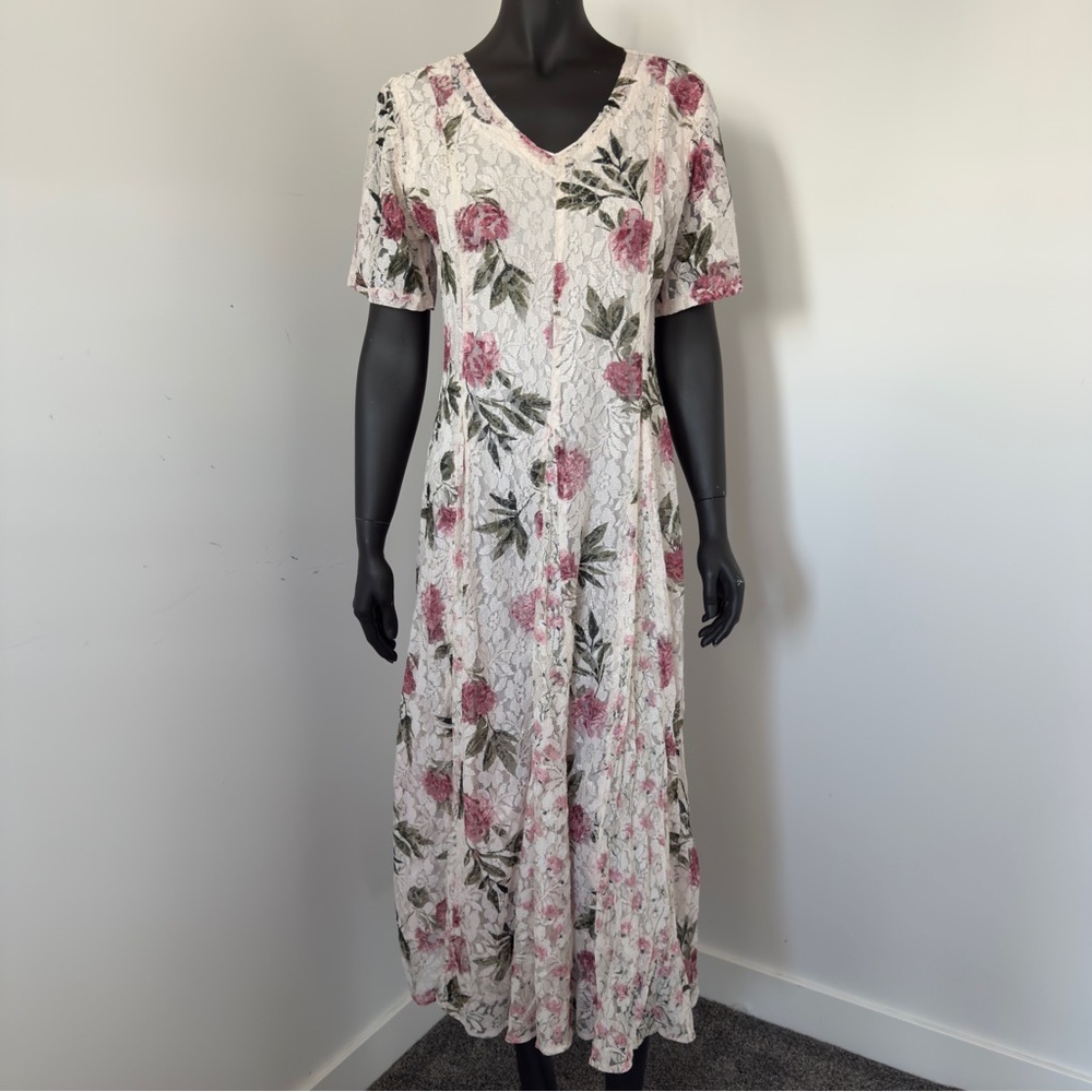 205. Vtg Principles Lace Rose Dress